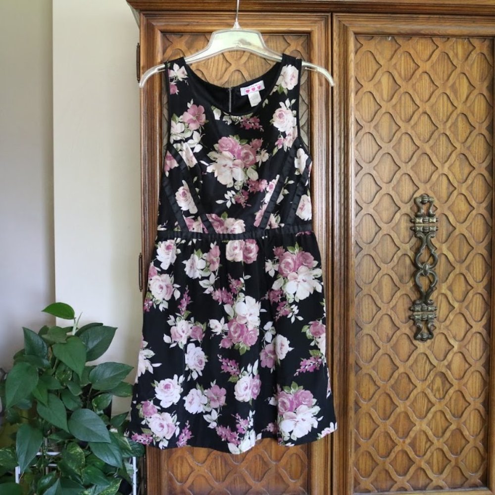 THREE PINK HEARTS Vintage Sleeveless Floral Skater Dress - Black/Pink, Size 7